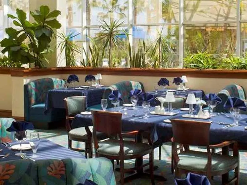 Doubletree By Hilton Orlando Airport Hotel
